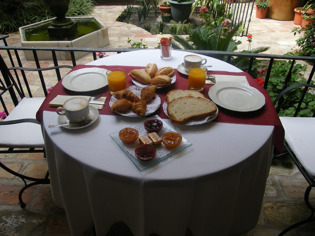 Hotel De La Font Peralada Buitenkant foto